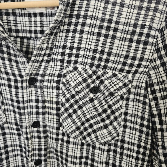 WARP AND WEFT Gray Check Flannel Button Down Size S - Picture 3 of 7